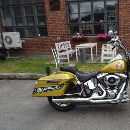 Harley-Davidson FLSTC 1450 -00 H.8750e myyty!!